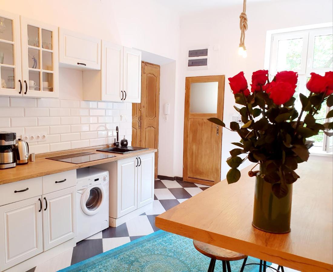 קרקוב Topolove Rooms & Apartments מראה חיצוני תמונה