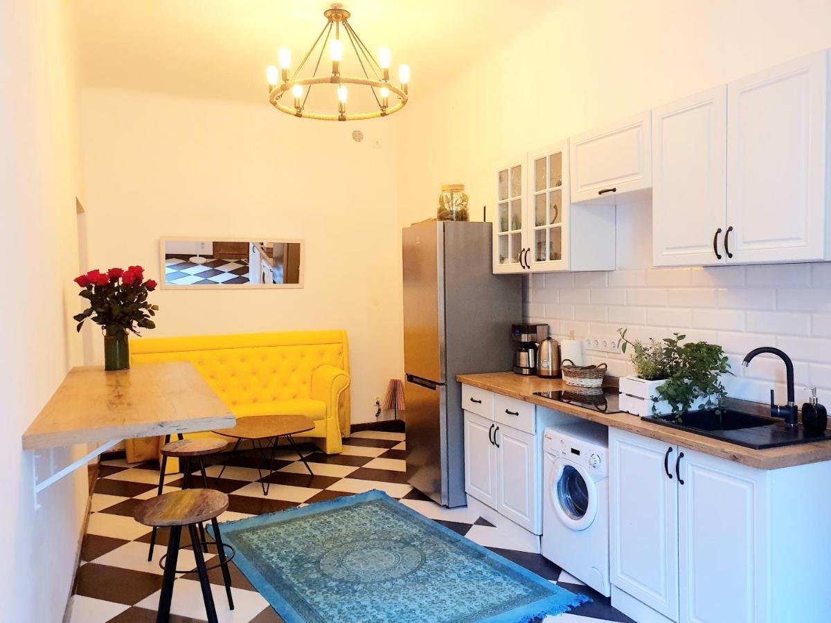 קרקוב Topolove Rooms & Apartments מראה חיצוני תמונה