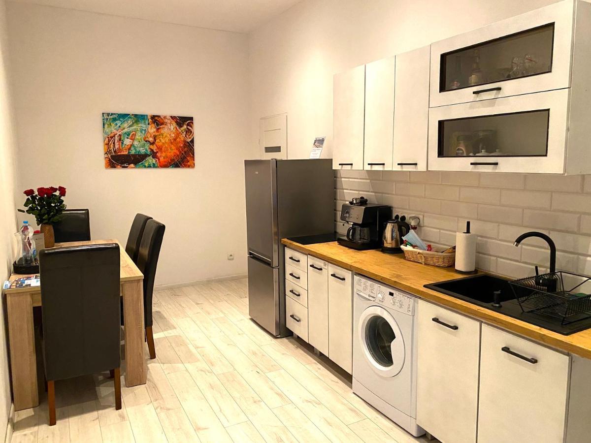 קרקוב Topolove Rooms & Apartments מראה חיצוני תמונה