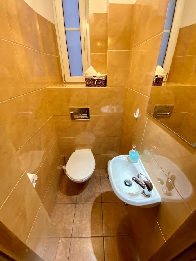 קרקוב Topolove Rooms & Apartments מראה חיצוני תמונה