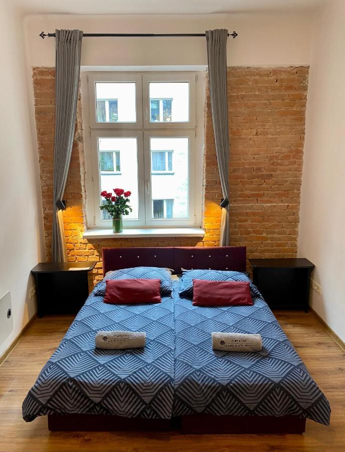 קרקוב Topolove Rooms & Apartments מראה חיצוני תמונה