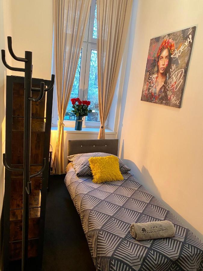 קרקוב Topolove Rooms & Apartments מראה חיצוני תמונה