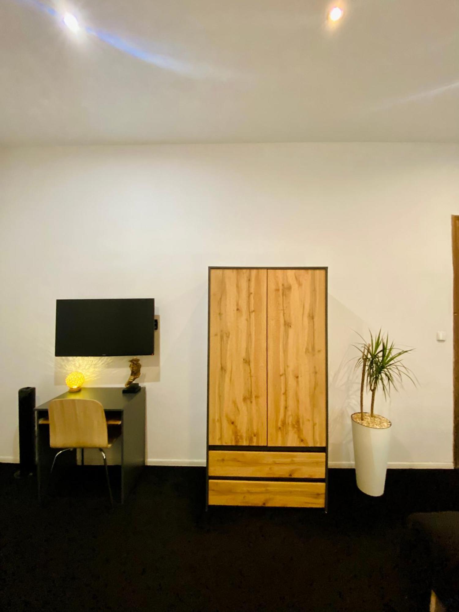 קרקוב Topolove Rooms & Apartments מראה חיצוני תמונה