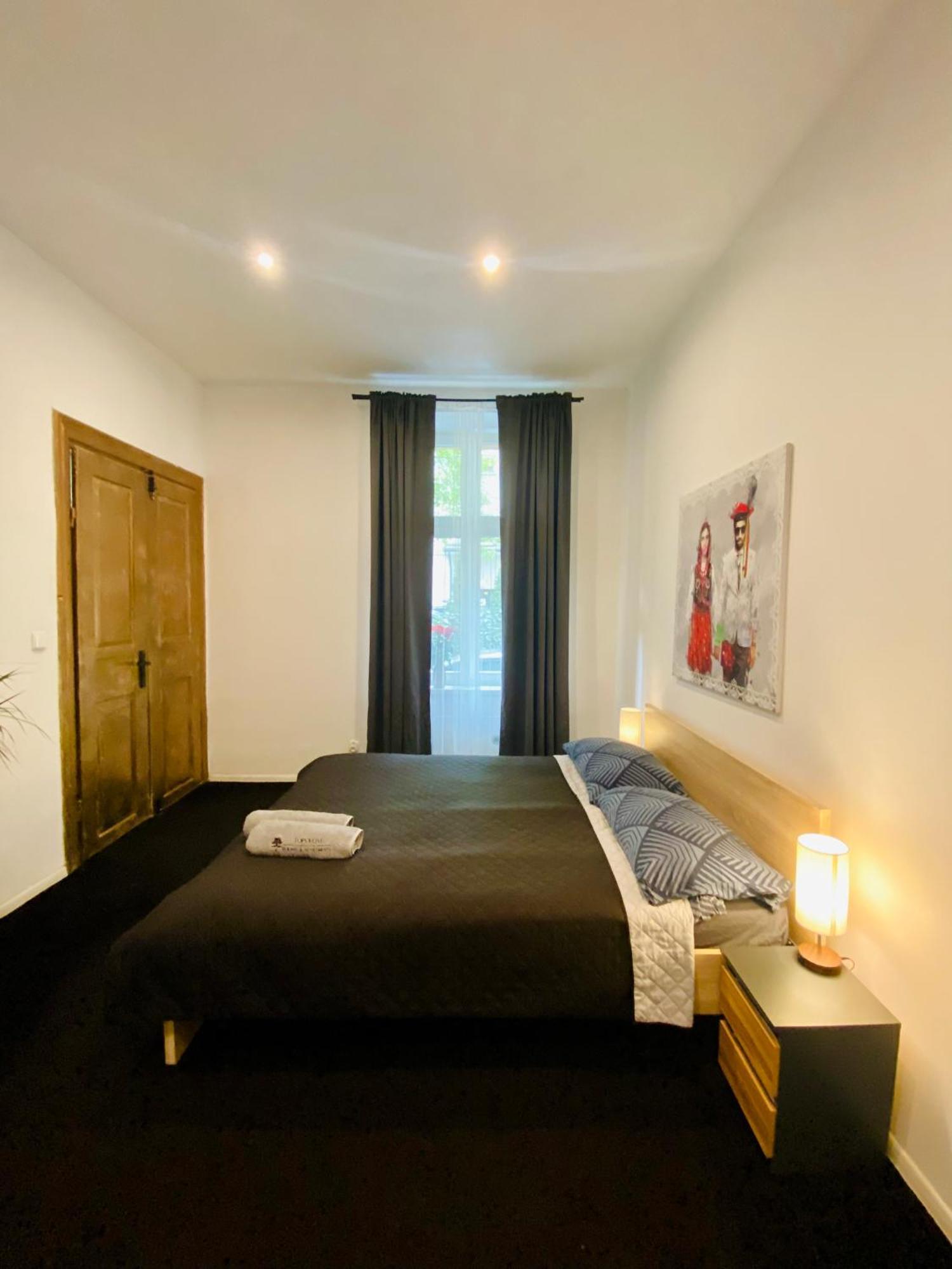 קרקוב Topolove Rooms & Apartments מראה חיצוני תמונה