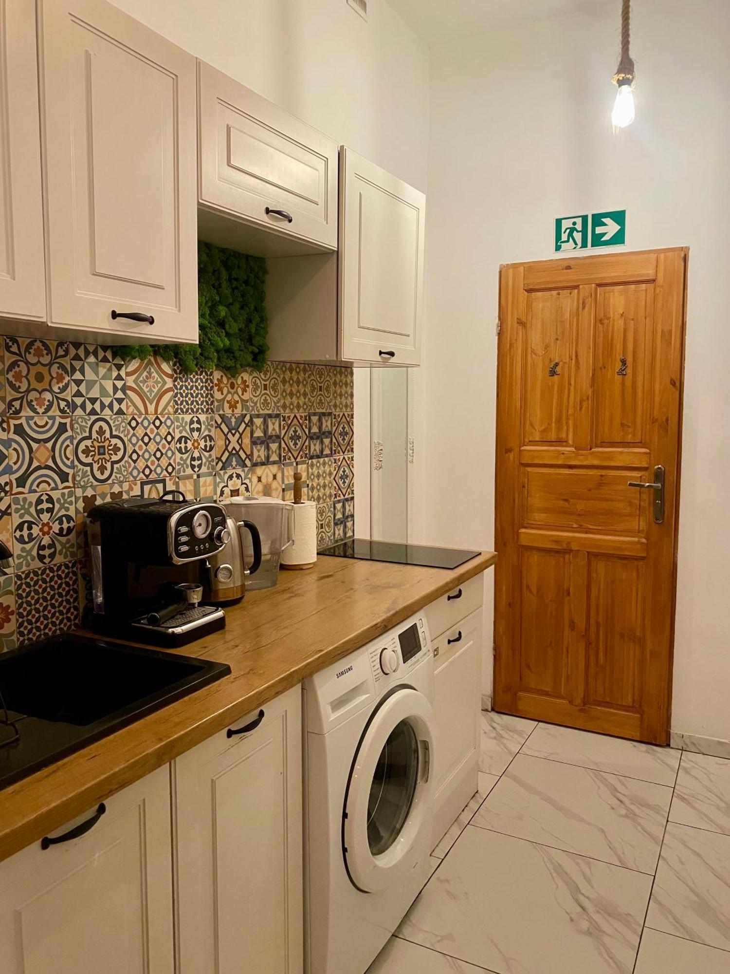 קרקוב Topolove Rooms & Apartments מראה חיצוני תמונה